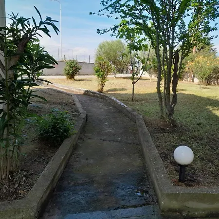 度假居 Georgia's Summer House Karianí