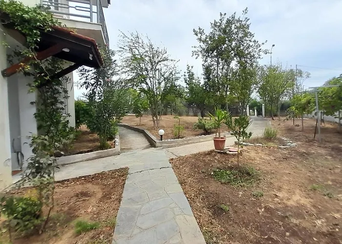 Georgia's Summer House Karianí